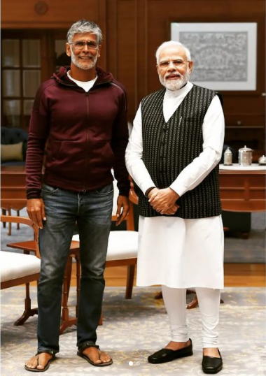 Milind Soman With PM Modi.png